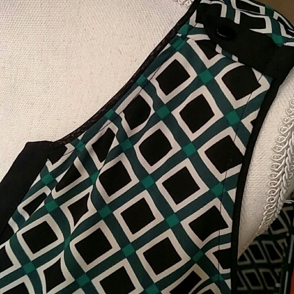 WHBM Sleeveless Tunic Top Geometric Pattern In Green And Black Womens Size M - Picture 5 of 7